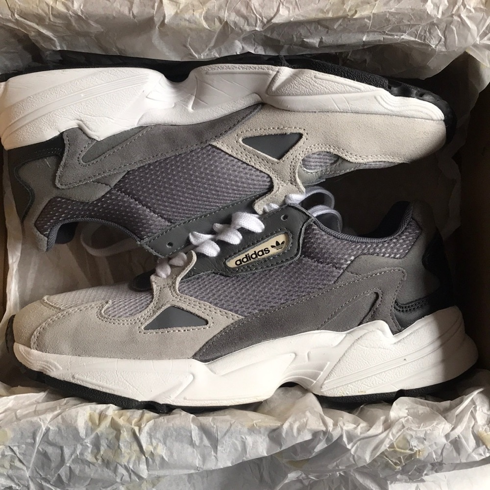 Adidas Falcon W
